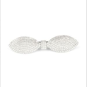 Mind-BOWing Sparkle Hair Clip